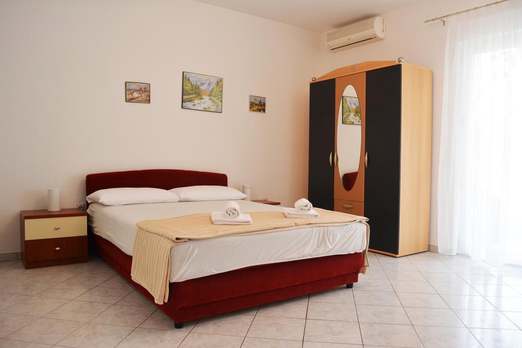 Suz-Ana Apartment Trogir Exterior foto